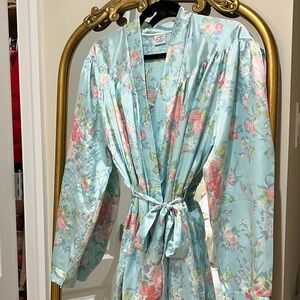VINTAGE FIND Light Blue Floral Satin Robe with Tie Belt